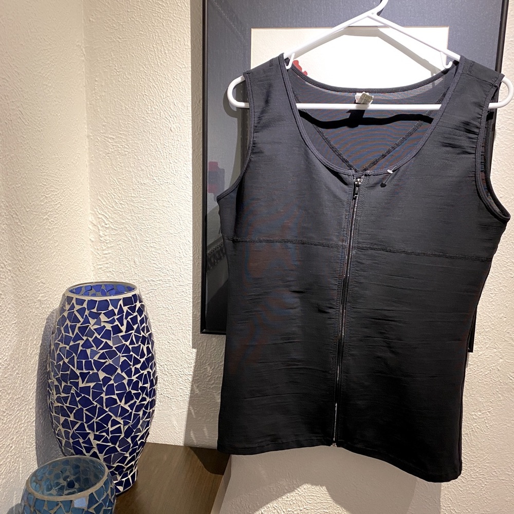 XL men’s compression shirt, slimming body shaper